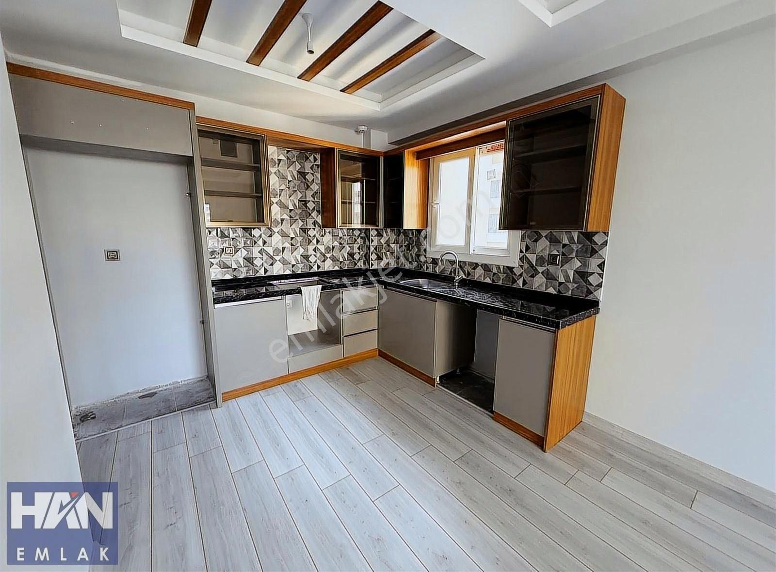 Han Emlak'tan Arpaçbahşiş De Lüks Havuzlu Geniş Satılık 1+1