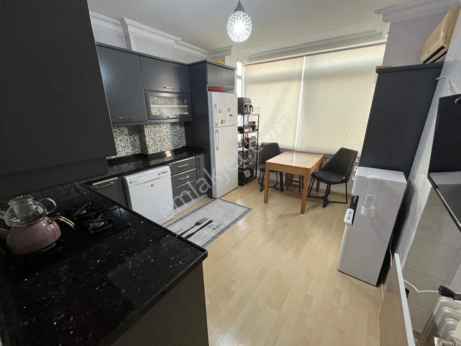 Ergünden Gazi'de Sahile Yakın Doğalgaz Asansörlü Geniş 3+1 Daire - Görsel 4