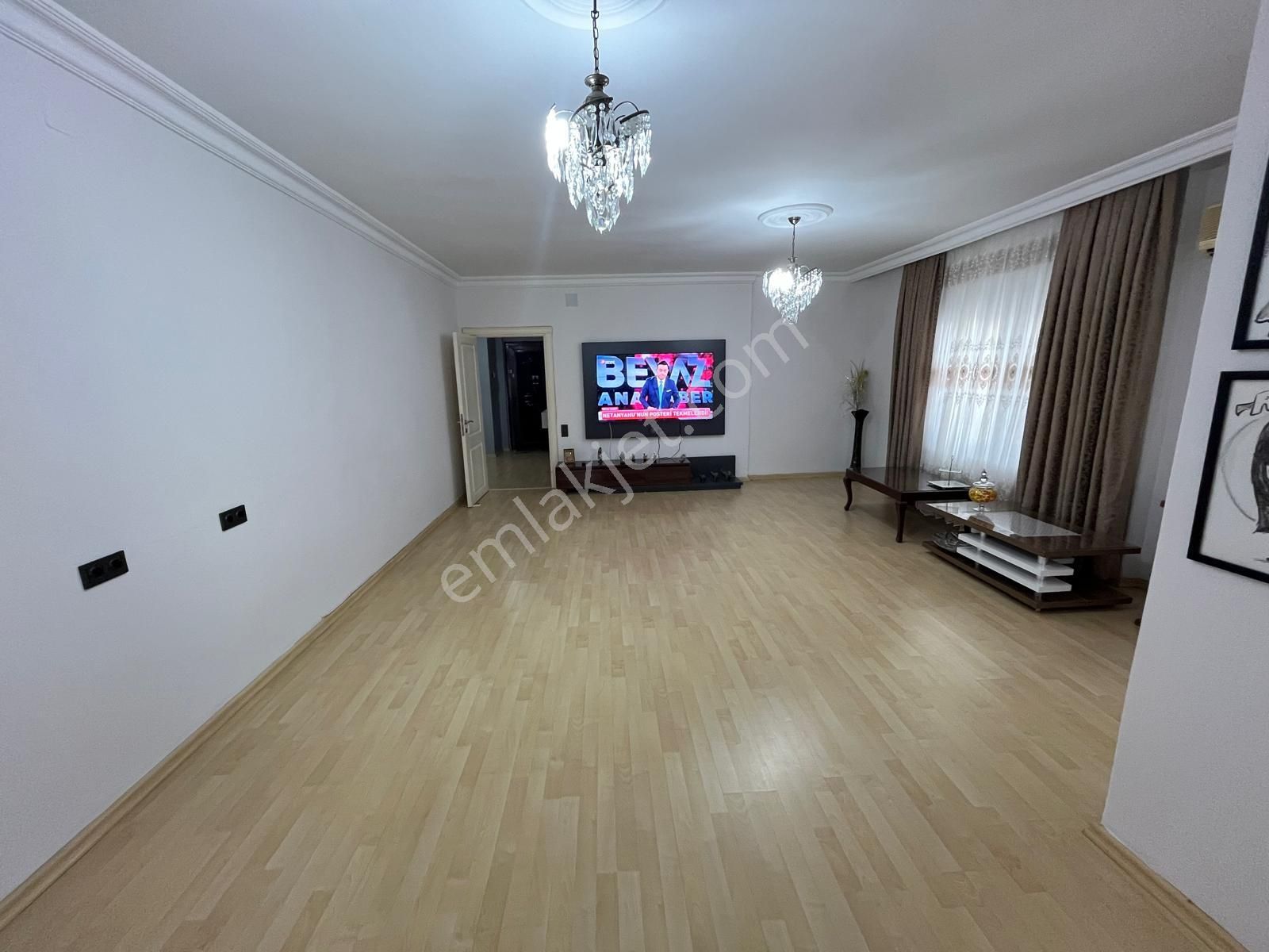 Ergünden Gazi'de Sahile Yakın Doğalgaz Asansörlü Geniş 3+1 Daire