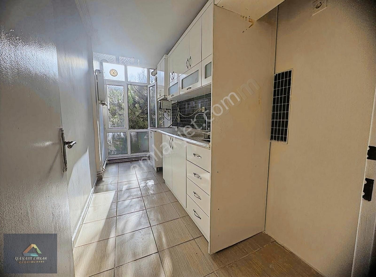 Yaşam Emlak'tan Yenişehir İnci Sitesinde Kiralık 2+1 Daire