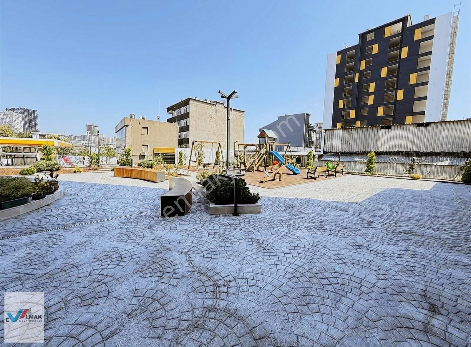 Evalmak'ta Site'de 3+1 Asansörlü Otoparklı Peysajlı Arakat Daire - Görsel 3