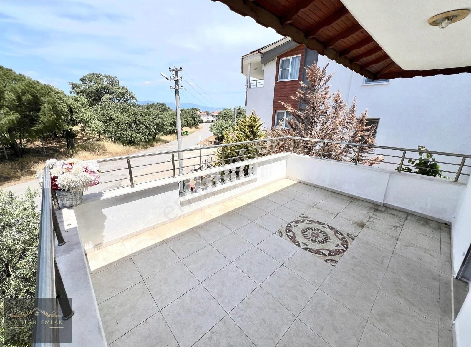 Cantandan Fırsat Burhaniye Örende Harika Konumda Bağımsız Villa