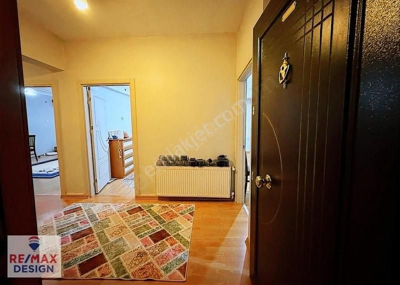 Remax Design Erenler Bağlar'da 3+1 Ana Yol Üzerinde 140m² Daire - Görsel 13