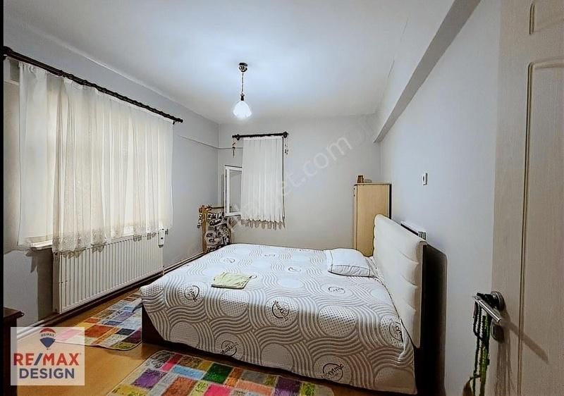 Remax Design Erenler Bağlar'da 3+1 Ana Yol Üzerinde 140m² Daire - Görsel 10