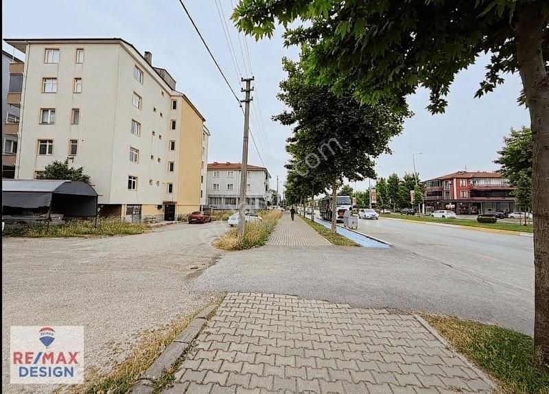 Remax Design Erenler Bağlar'da 3+1 Ana Yol Üzerinde 140m² Daire - Görsel 23