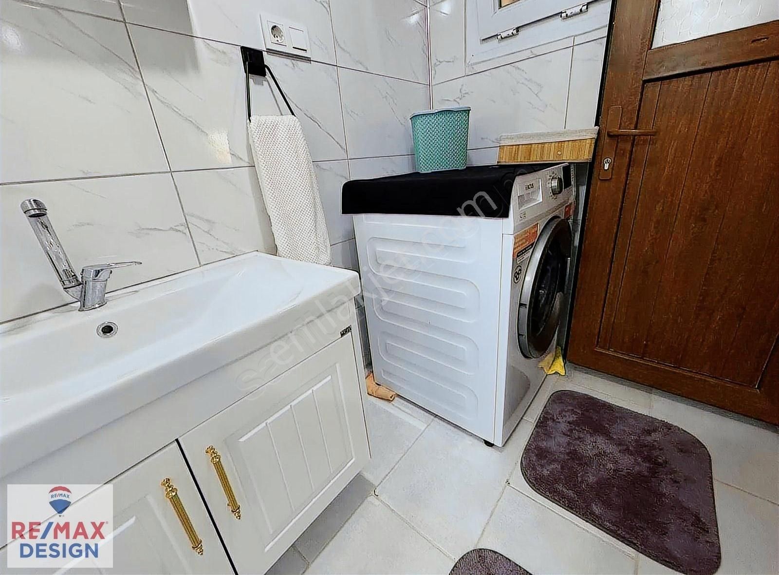 Remax Design Den Hacıoğlunda Masrafsız Satılık Müstakil Ev