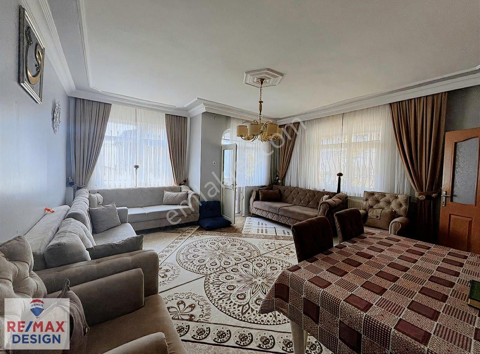 Remax Design Umutkent'te Satılık 3+1 Viilla - Görsel 4