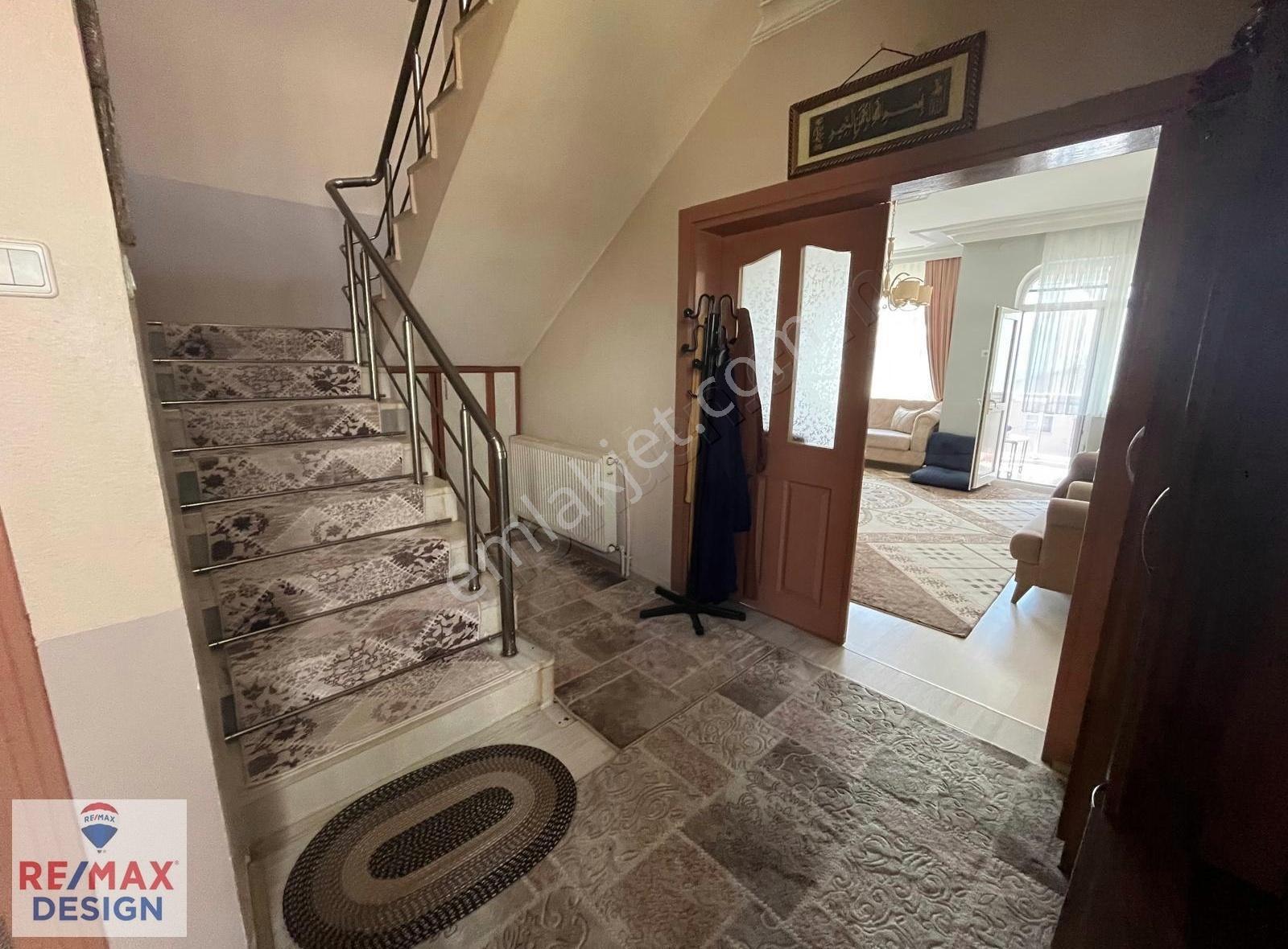 Remax Design Umutkent'te Satılık 3+1 Viilla - Görsel 6