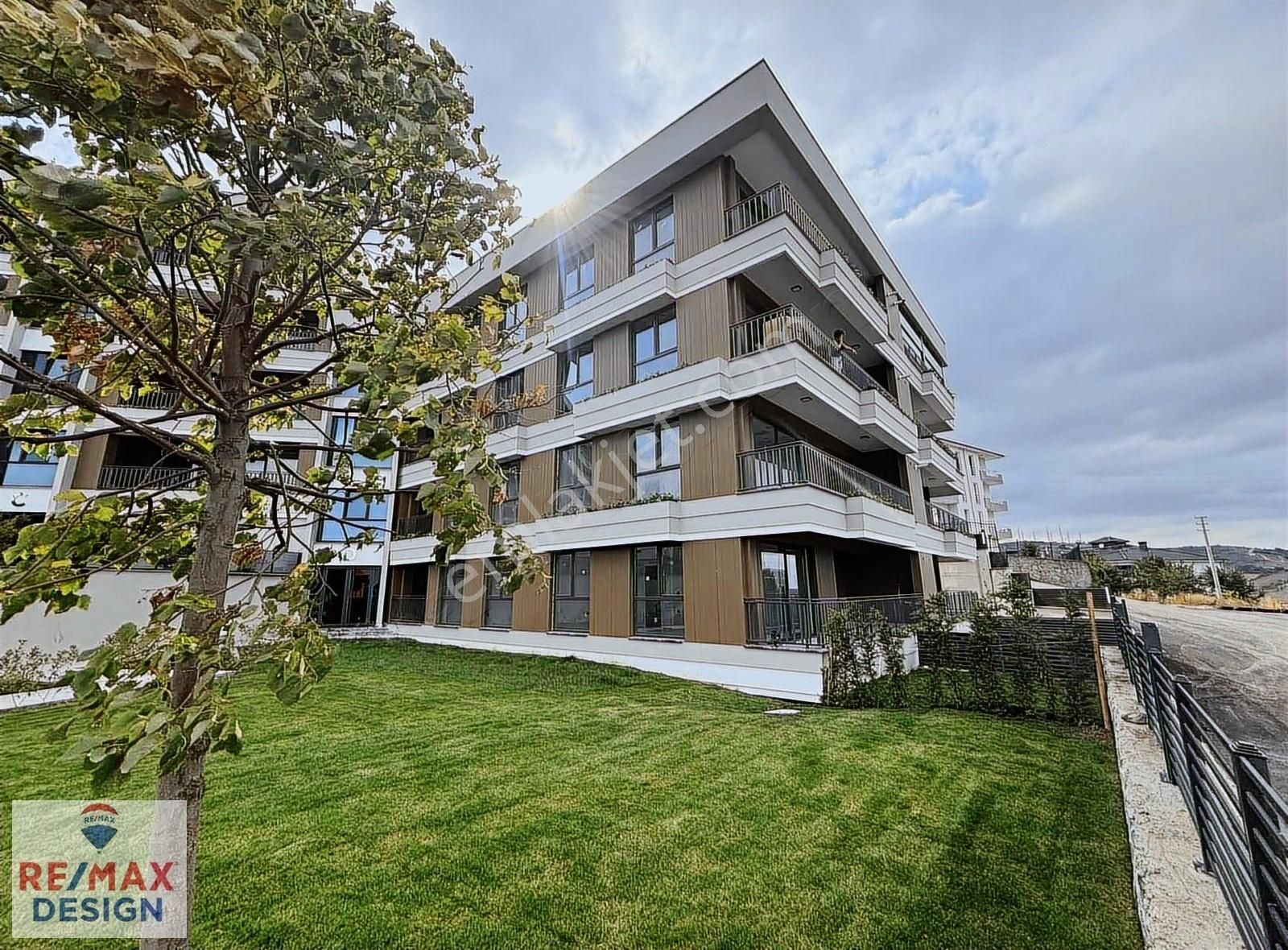 Remax Design Serdivan Akıllı Sistemli Sıfır 3+1 Kiralik Daire