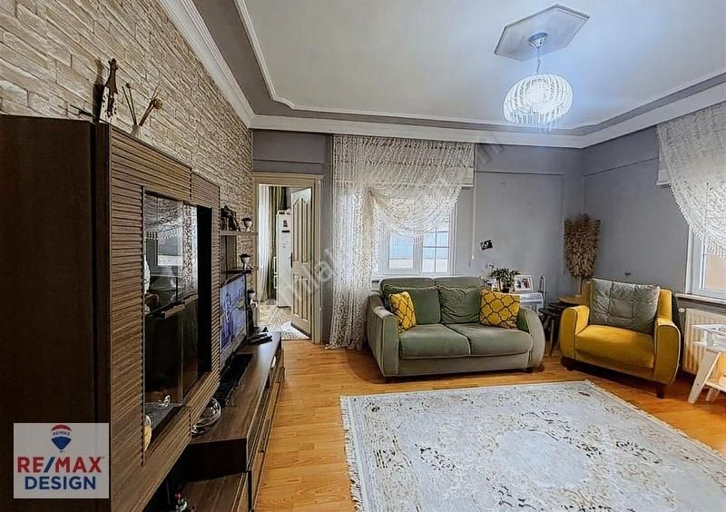Yazlık'ta 323 M² Arsa İçinde 2 Katlı Bahçeli Müstakil Ev Ve Arsa - Görsel 14