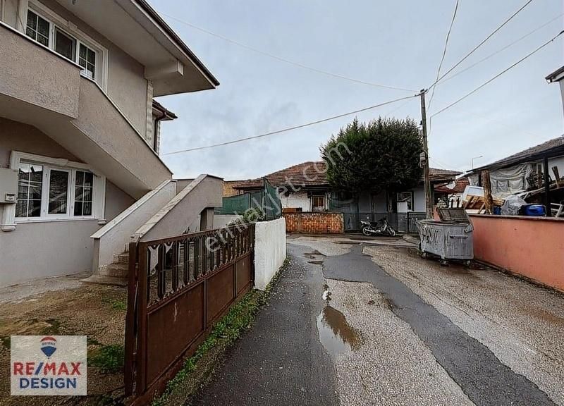 Yazlık'ta 323 M² Arsa İçinde 2 Katlı Bahçeli Müstakil Ev Ve Arsa - Görsel 15