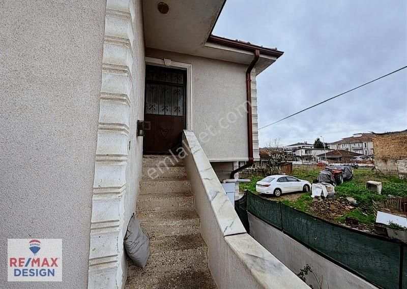 Yazlık'ta 323 M² Arsa İçinde 2 Katlı Bahçeli Müstakil Ev Ve Arsa - Görsel 11