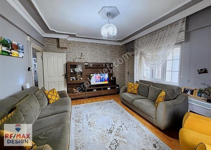 Yazlık'ta 323 M² Arsa İçinde 2 Katlı Bahçeli Müstakil Ev Ve Arsa - Görsel 5