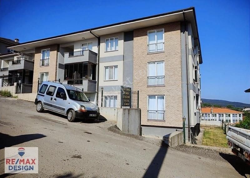 Remax Design Serdivan Kazımpaşada Merkez'e Yakın 2+1 100m2 Daire