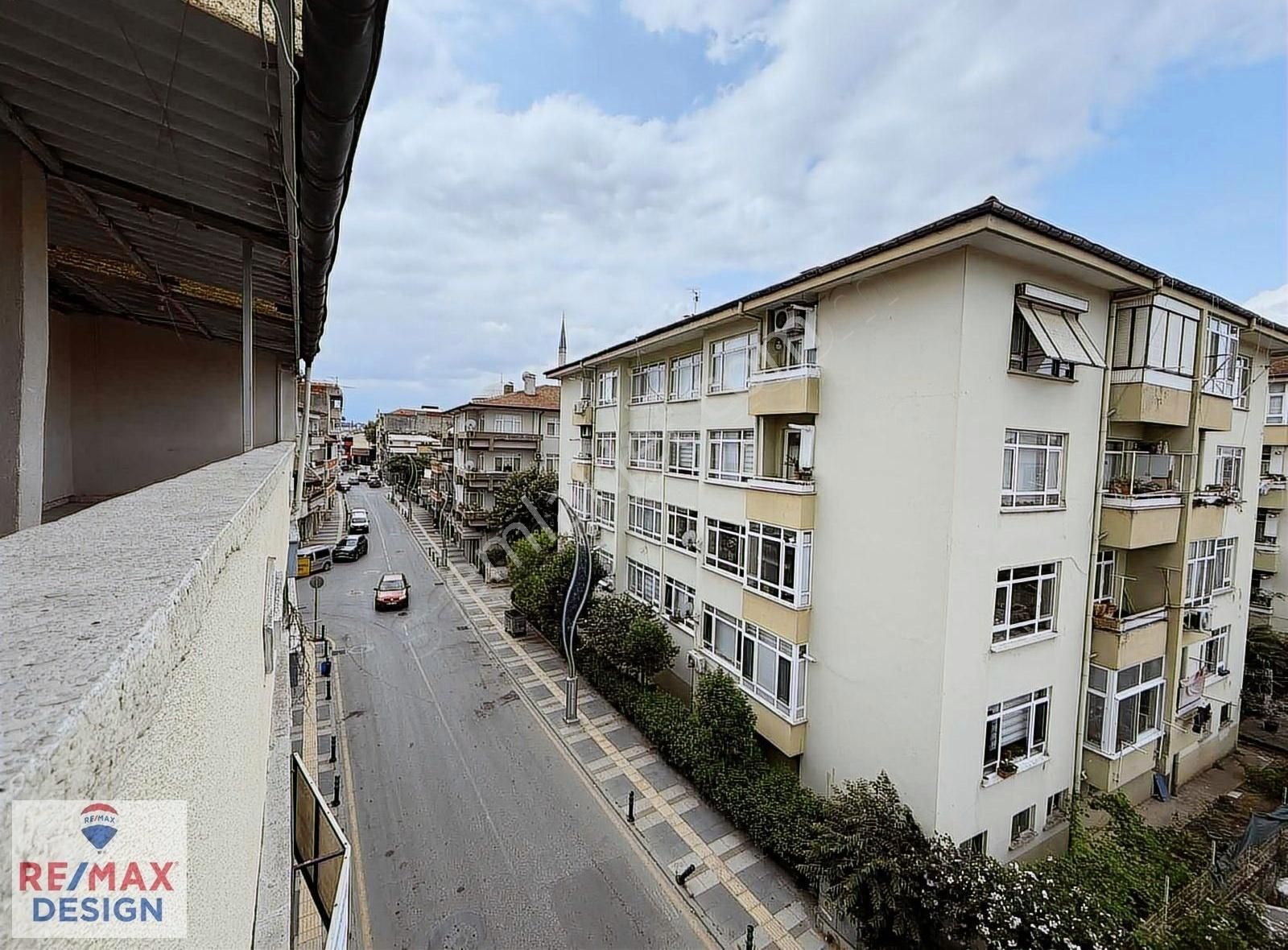 Remax Desıgn Koray Papuçcular Caddesi 2+1 Daire Geniş Balkonlu