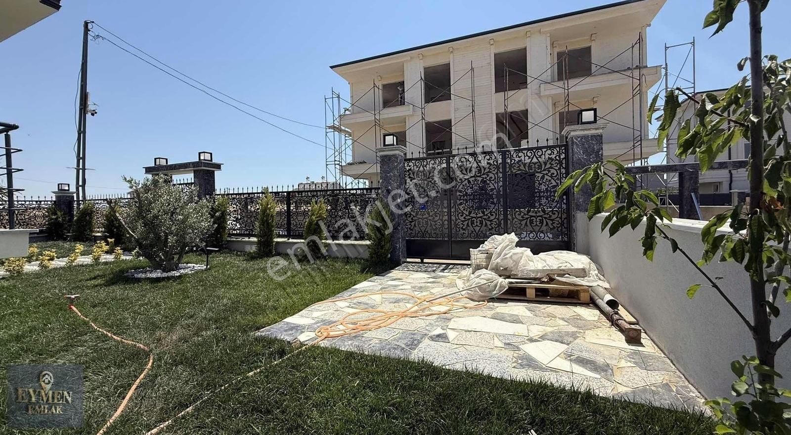 Eymen Emlak Yeniçiflik Merkezde Ultura Lüx Yerden Isıtmalı Villa - Görsel 3