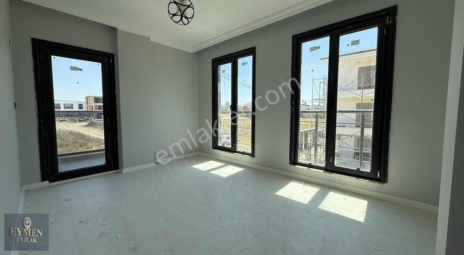 Eymen Emlak Yeniçiflik Merkezde Ultura Lüx Yerden Isıtmalı Villa - Görsel 25