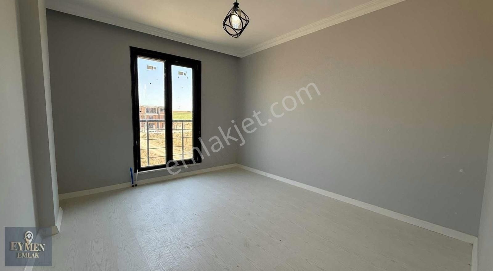 Eymen Emlak Yeniçiflik Merkezde Ultura Lüx Yerden Isıtmalı Villa - Görsel 12