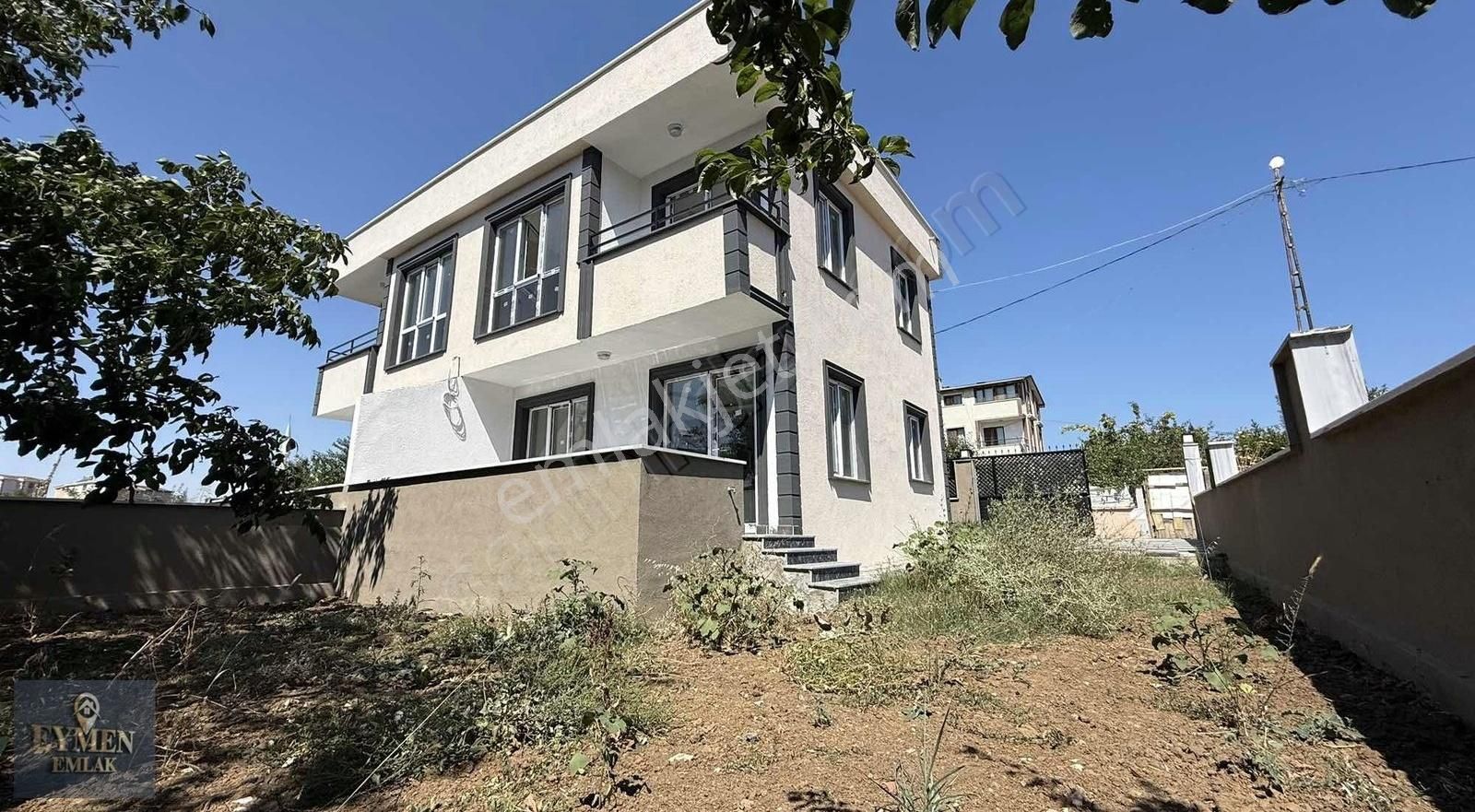 ▃▅▇ Eymen Emlak ▇▅▃ İskanlı Otoparklı Denize 150mesafesind Villa