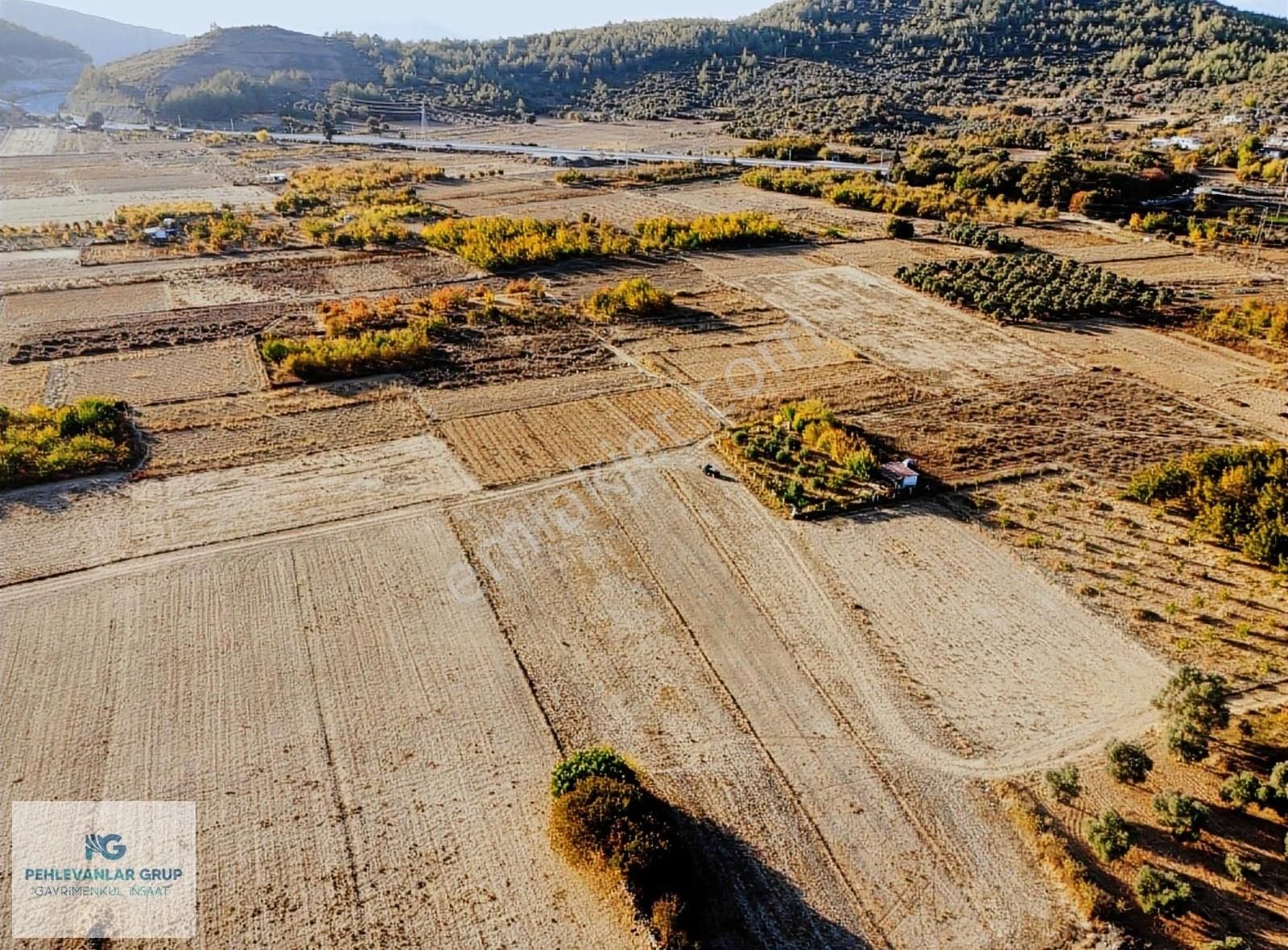Kısa Süreliğine Tuzabat Köyünde Doğa İle İçiçe 1309m2 Tarla - Görsel 8
