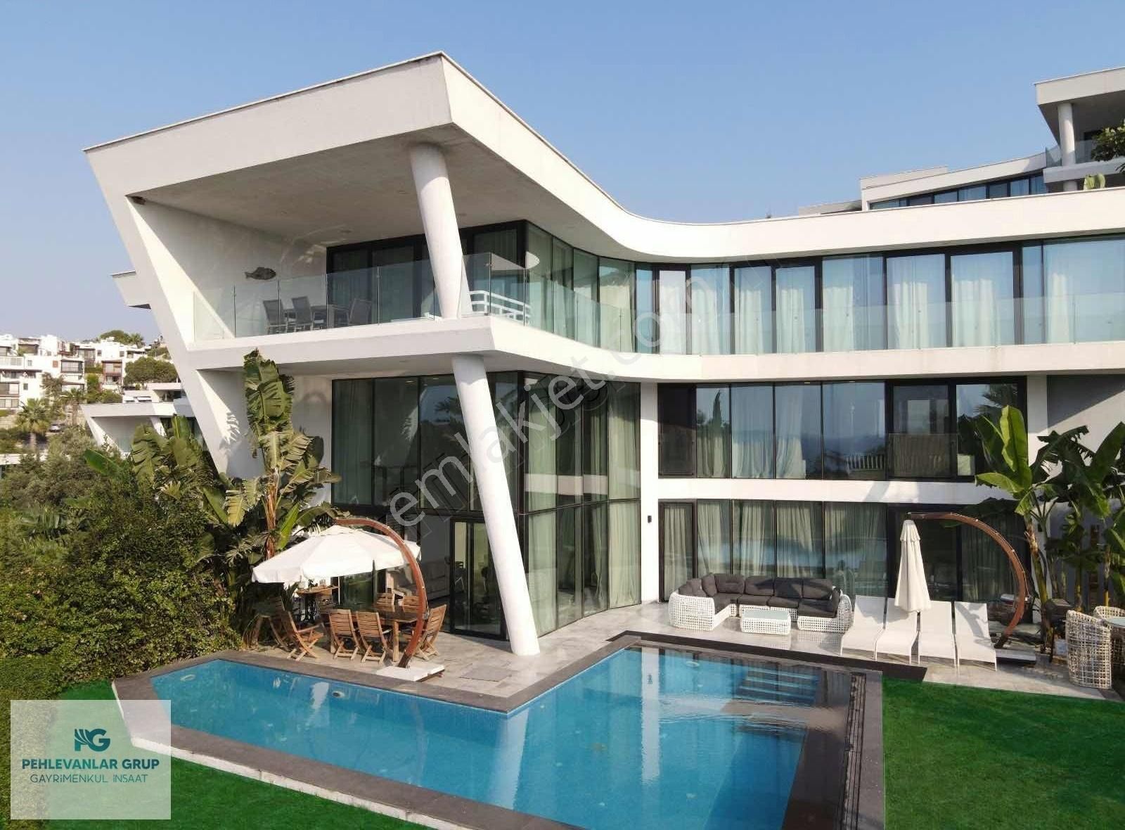 Bodrum Adabükü 5 Yıldızlı Otel Konsepti İçinde Denize Sıfır 4+1