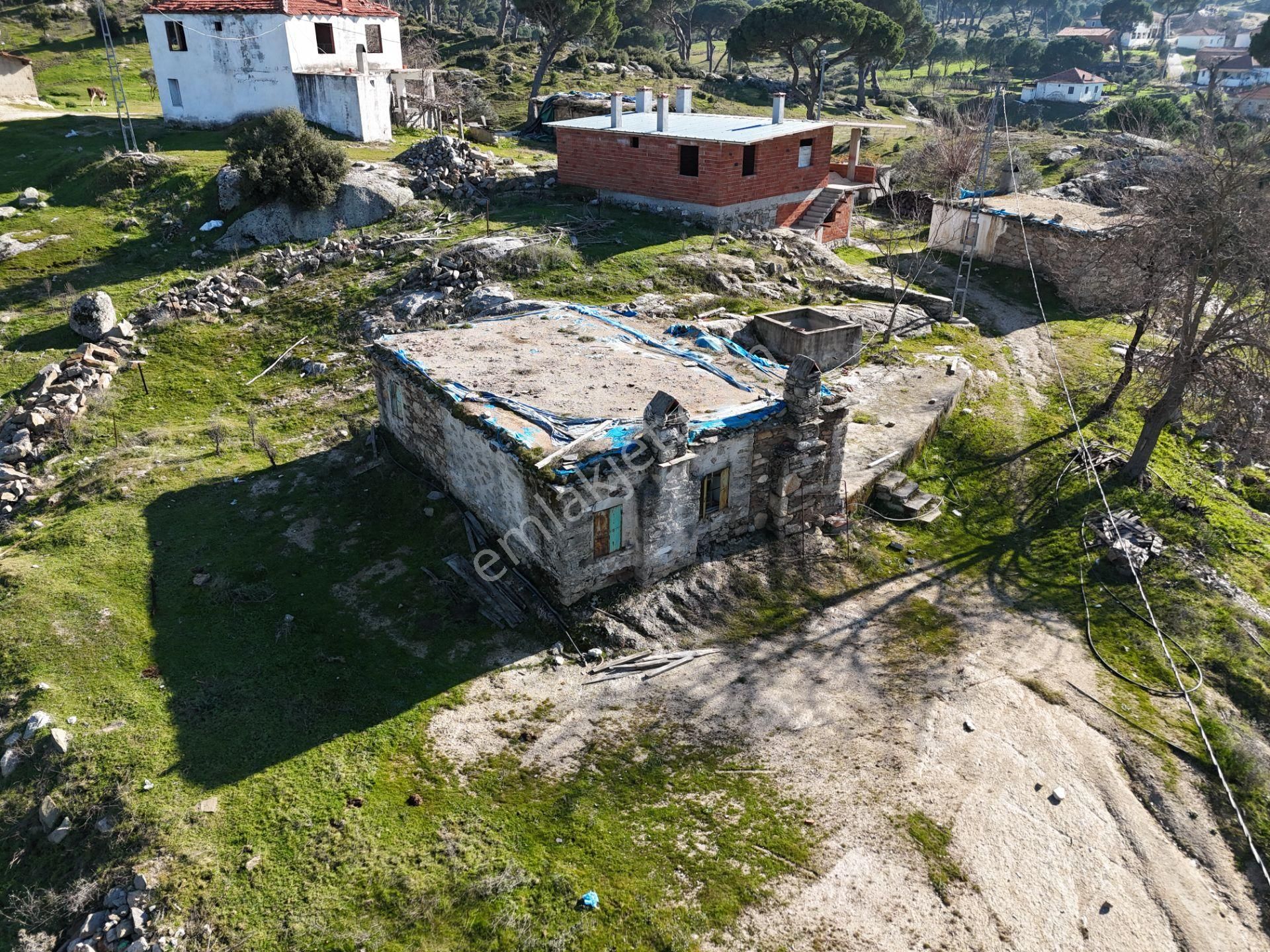 Milas Akkovanlık’ta 1.730 M² Tek Tapu Taş Ev Ve Bahçe