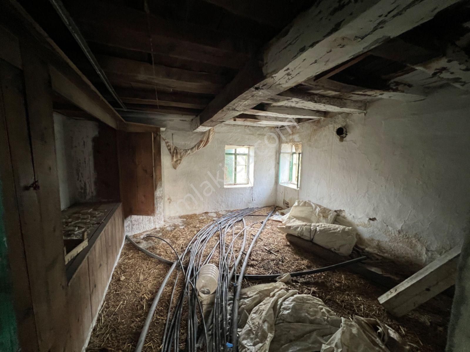 Milas Akkovanlık’ta 1.730 M² Tek Tapu Taş Ev Ve Bahçe - Görsel 18