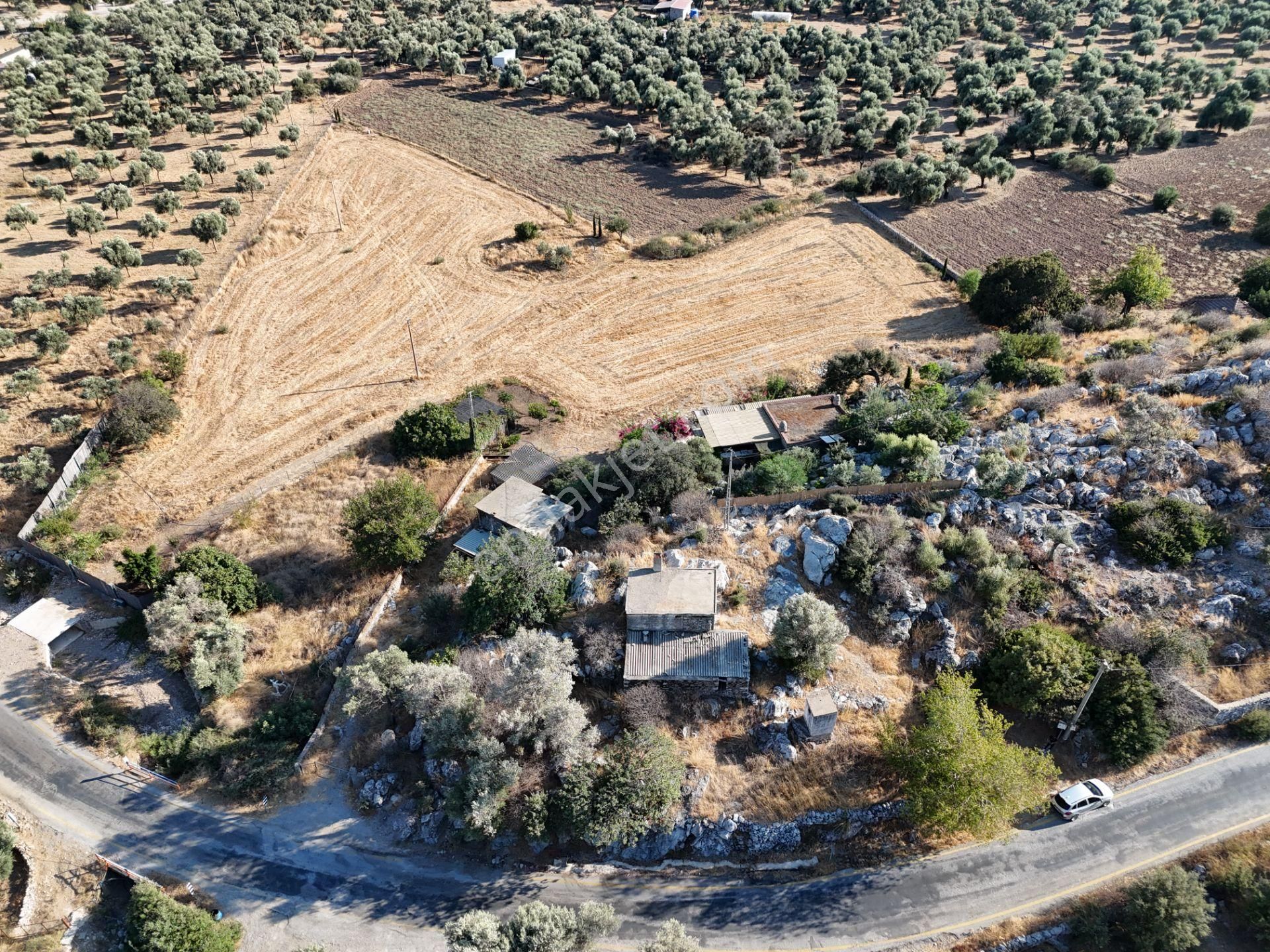 Milas Çökertmede Deniz Manzaralı Tapulu 800m2 Müstakil Ev - Görsel 22