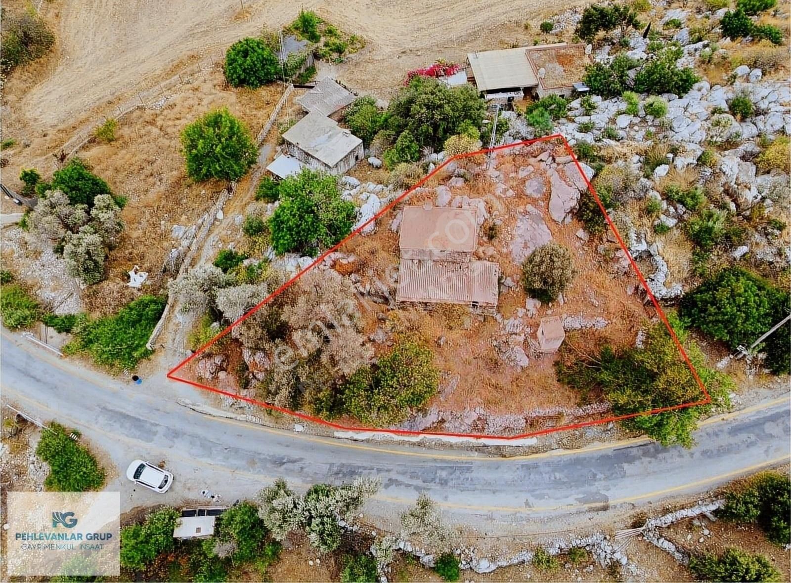 Milas Çökertme Denizi Manzaralı Müstakil Kargir Ev