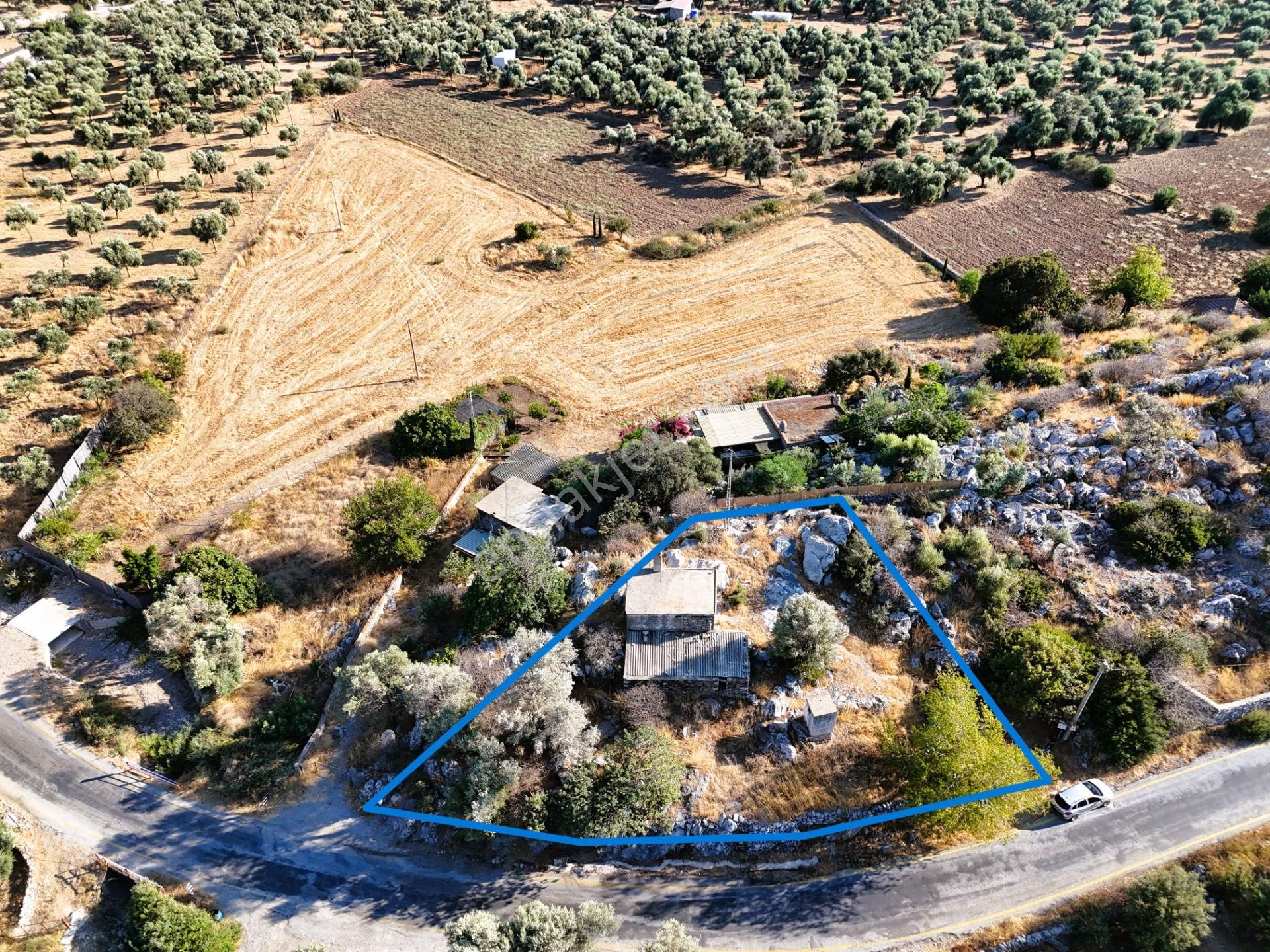 Milas Çökertmede Deniz Manzaralı Tapulu 800m2 Müstakil Ev - Görsel 6