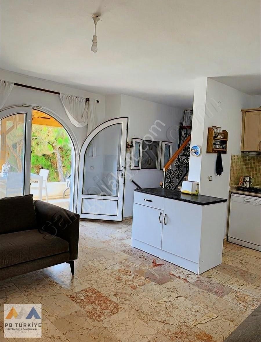 Bodrum Akyarlar'da Plaja Yakın,deniz Manzaralı Satılık Villa ! - Görsel 2