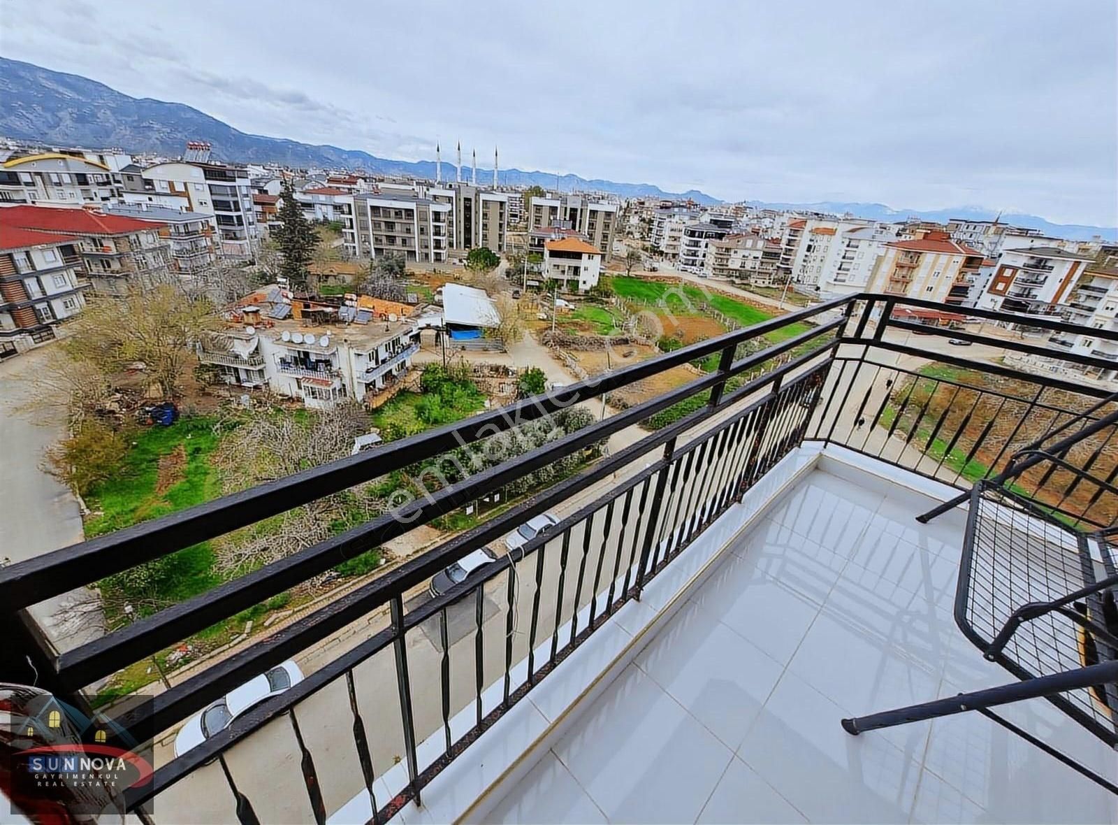 Bahçeyakada Site İçi, Ultra Geniş 3+1 , Asansörlü,ara Kat - Görsel 3