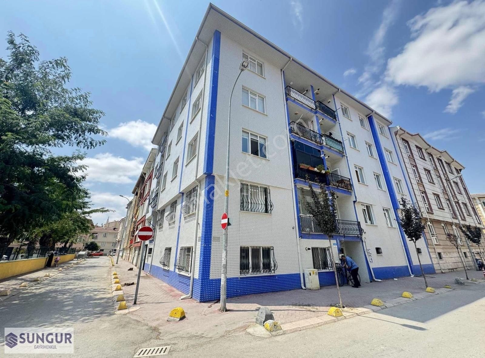 Sungur'dan Eskibağlar'da Kiralık 1+1 Asansörlü Daire