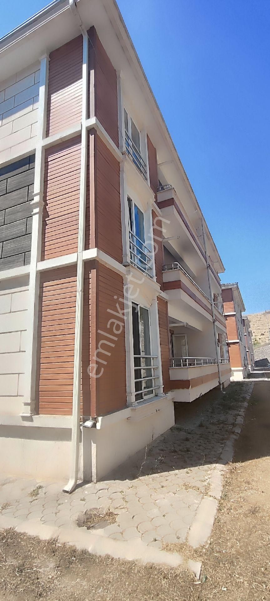 54sayar Garimenkul'den Üniversiteye Yakın 2adet Kiralık Daire - Görsel 3