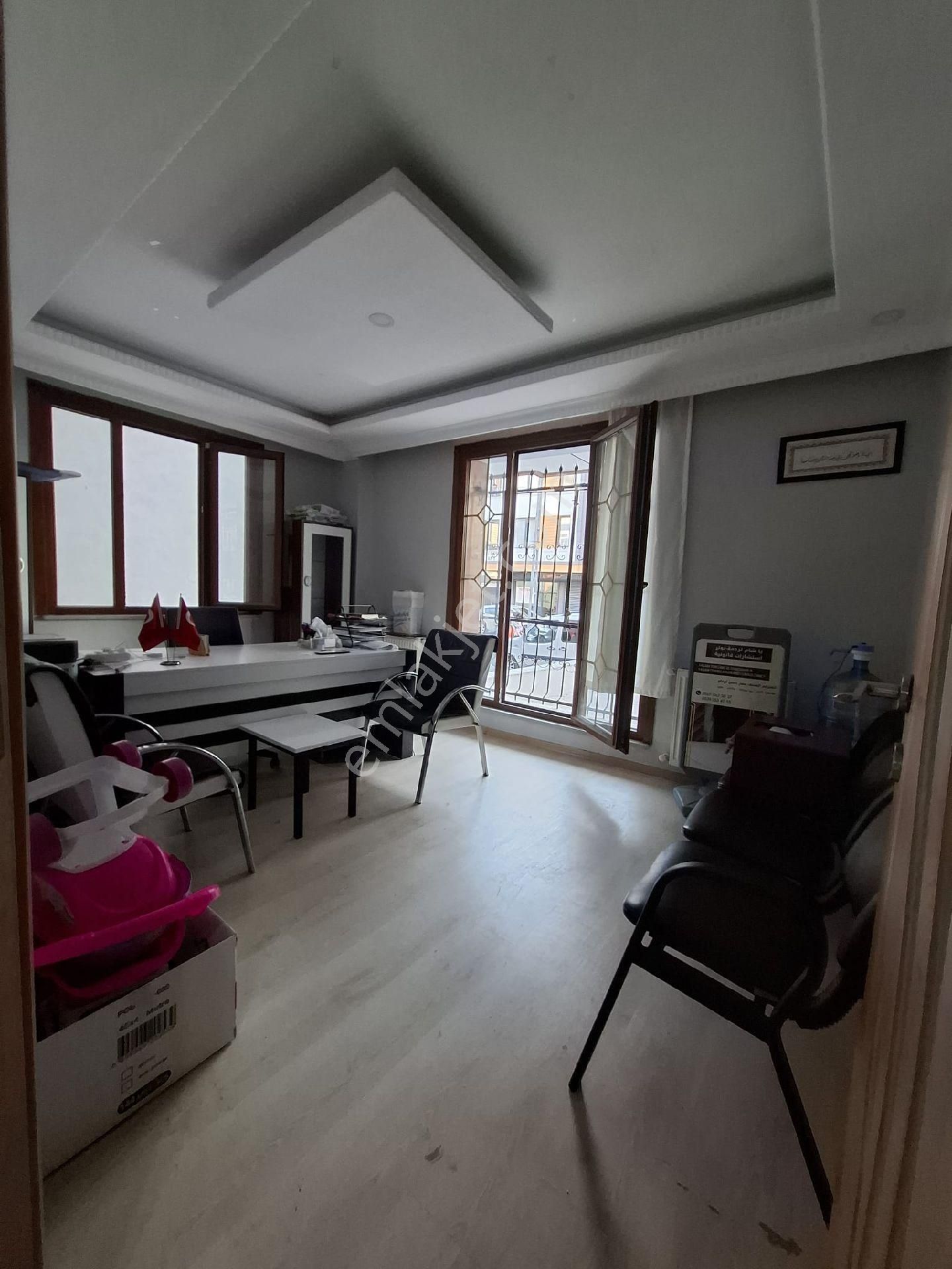 Merkezi Konumda 2+1 90m² Yüksek Giriş Kullanışlı