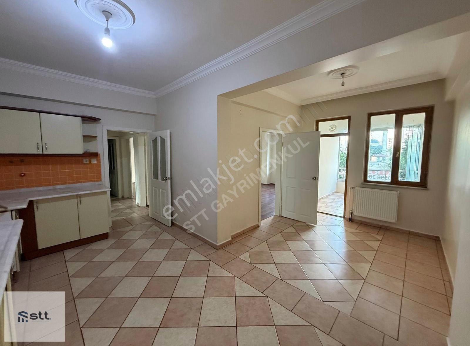 Yıldırım Beyazıt'ta Cadde Üstü Kiralık 4+1 Daire