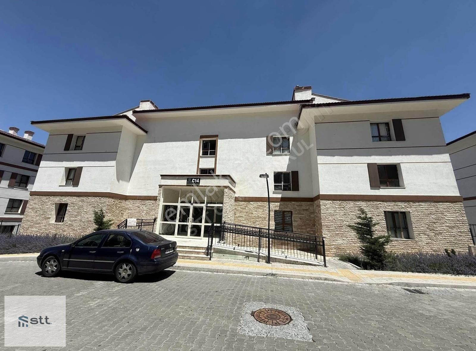 Stt Gyo'dan Tavlusunda Kiralık Önü Açık Yola Yakın Daire 2+1