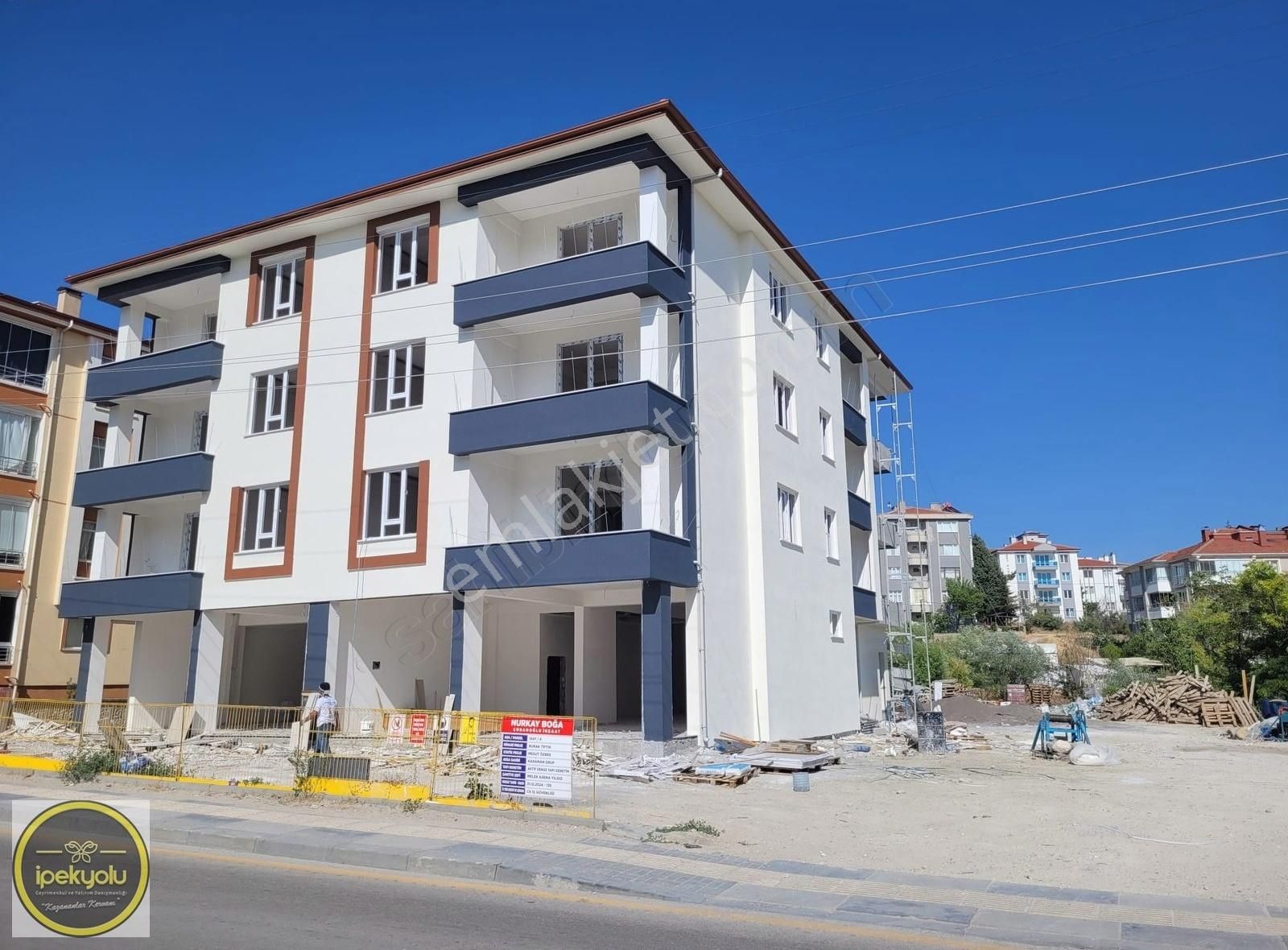 İpekyolu Gayrimenkul Kırbaşı Yolu Üzeri Sıfır 3+1 Satılık Daire