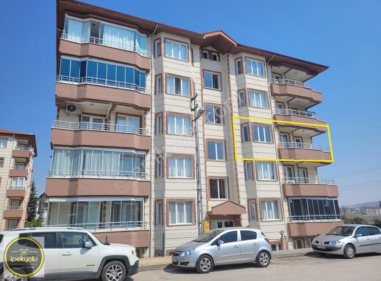 İpekyolu Gayrimenkulden Ümit Sitesinde 3+1 Satılık Daire