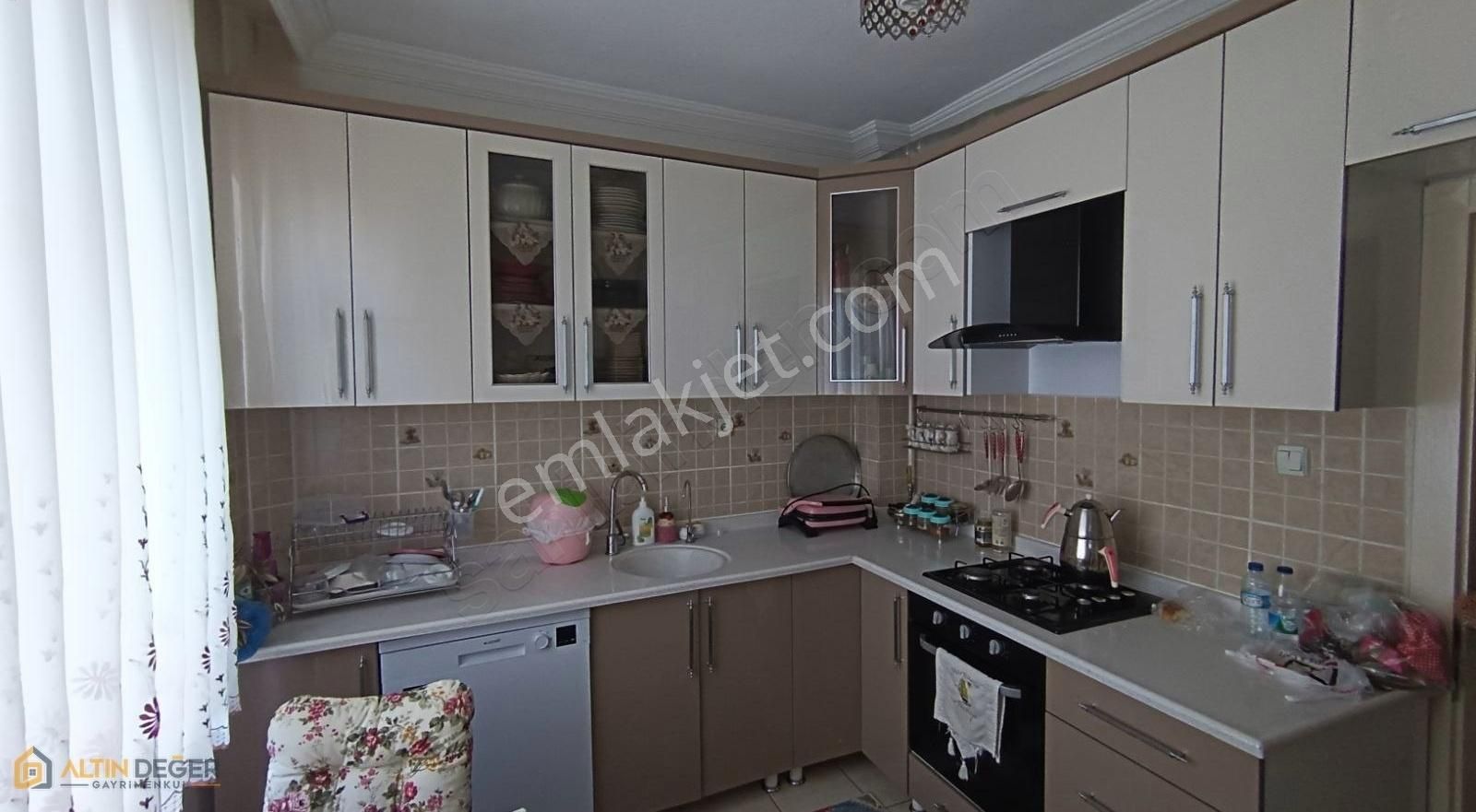 Kurtuluş Mahallesi Merkezi Konumdai 3+1 İçi Yapılı Satılık Daire