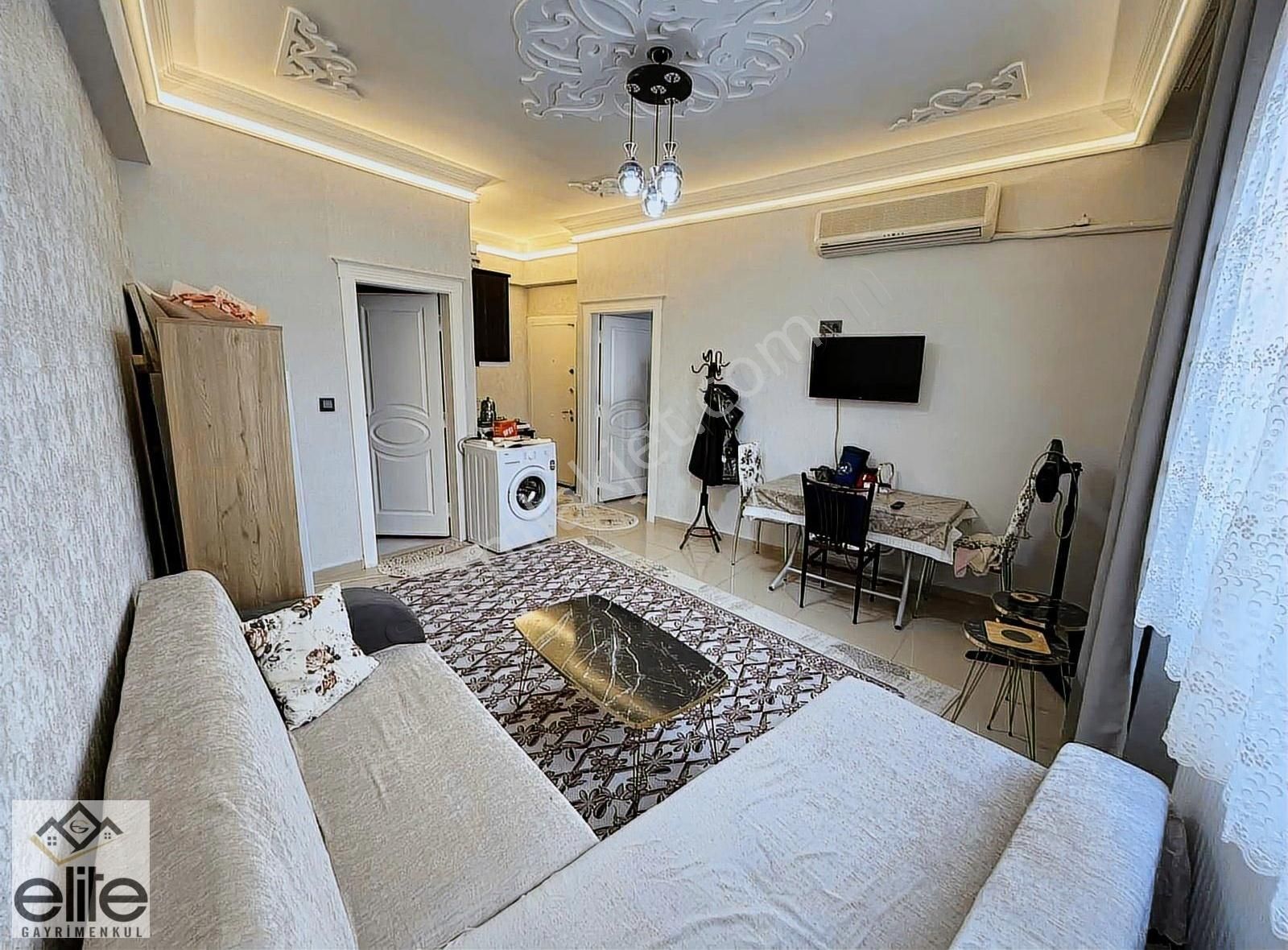 Elite'ten Yeditepede Memur Binası Lüks Eşyalı 1+1 Satılık Daire