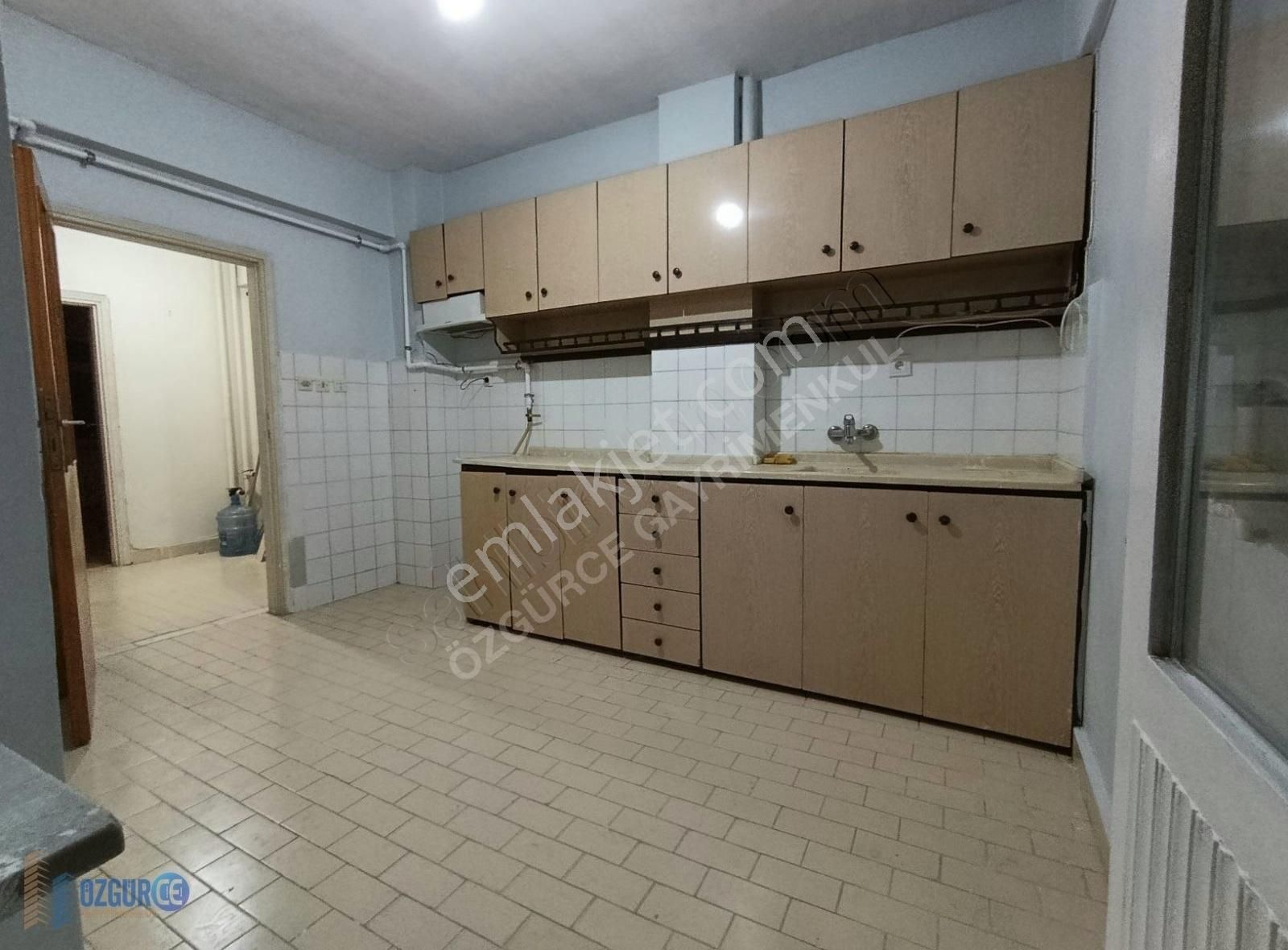 Darıca Bağlarbaşı Nda 130 M2 3+1 Üçüncü Kat Da Kiralık Daire