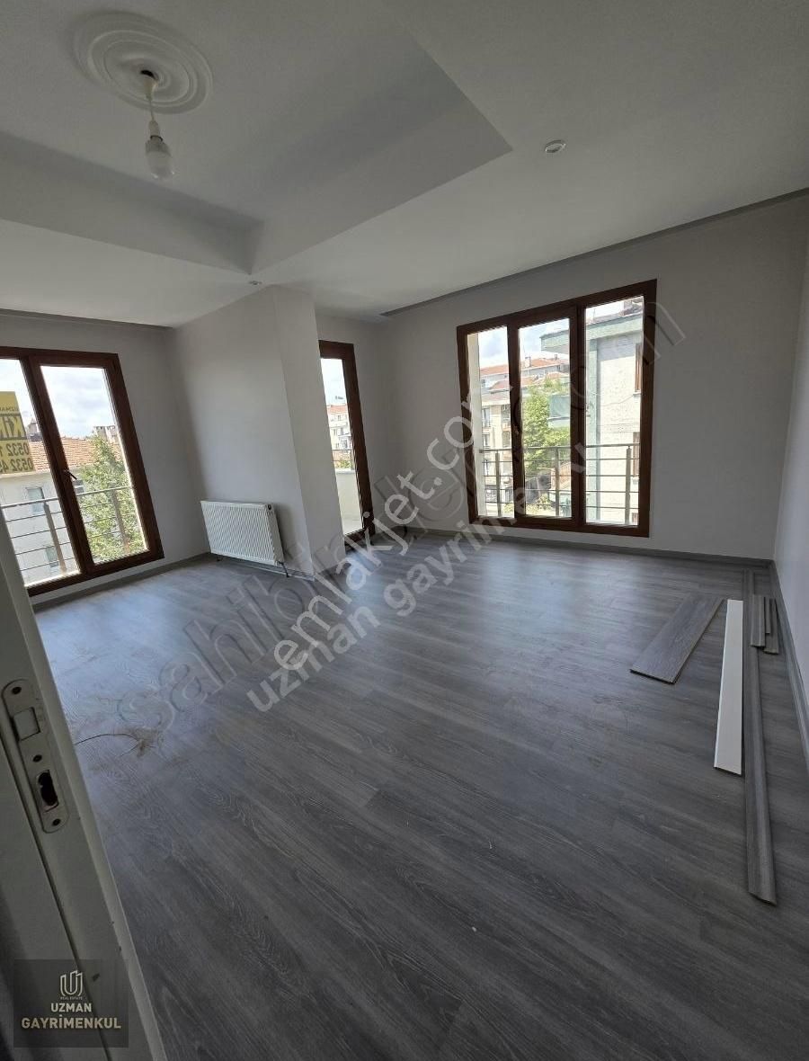 Avcılarmerkeze Yakın 5 Yıllık Bina K. Otoparklı 2+1 Daire
