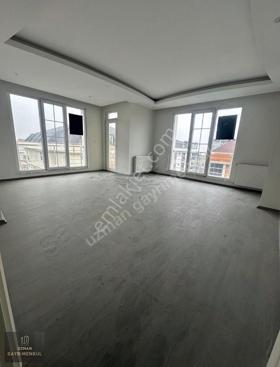 Beylikdüzü Gürpınar Site İçerisinde 5+2 Deniz Manzaralı Daire