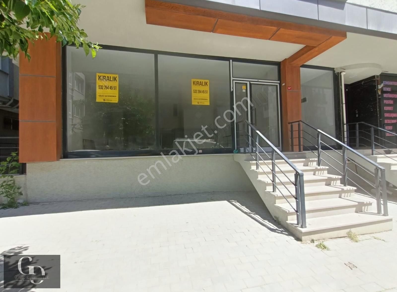 Avcılar Merkez Satılık Dükkan 150 M2 Sıfır İskanlı Otoparklı