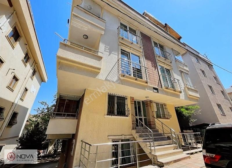İçerenköy Bostancı Metroya Yakın Boyalı Temiz Kiralık 2+1 Daire