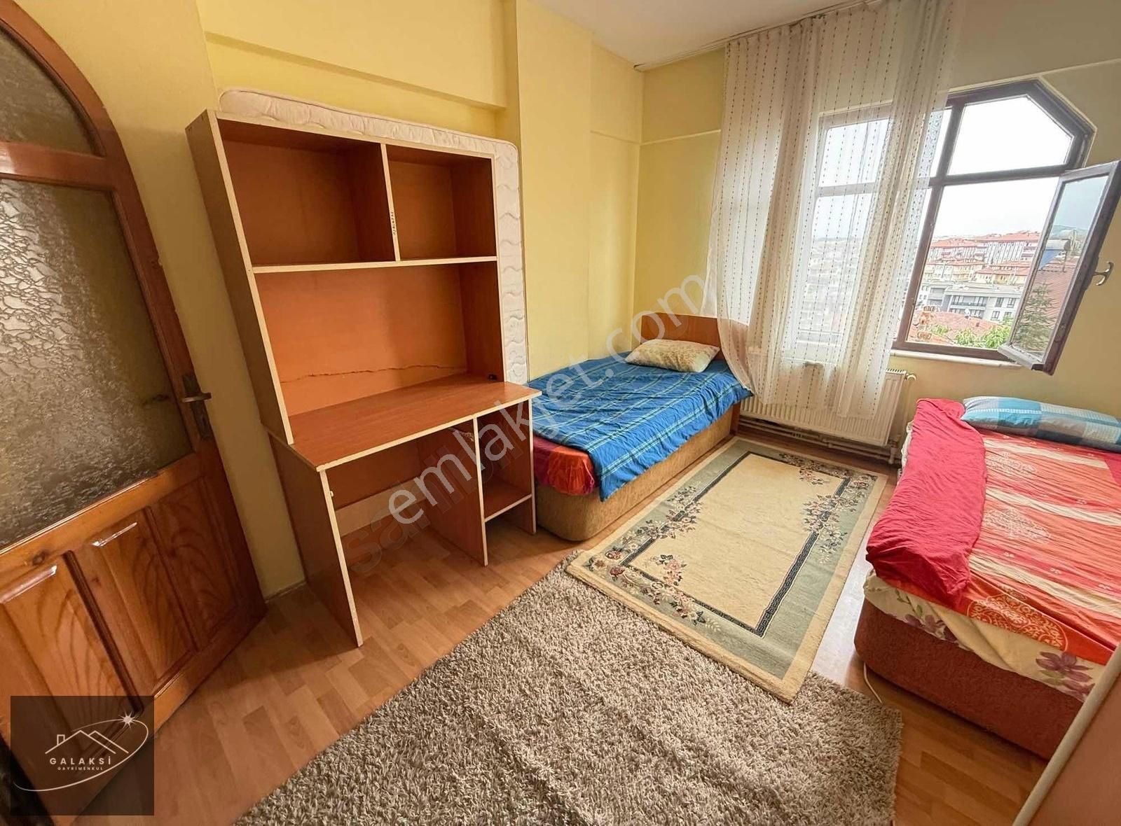 Mavi Durakta 170 M2 Eşyalı 4+1 Merkezi Konum Kiralık Daire
