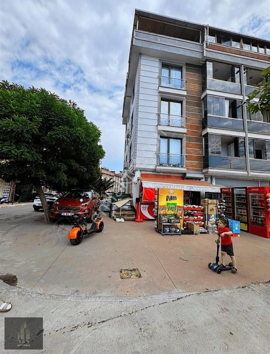 Cadde Üzeri Hastane Karşısında Satılık Dükkan