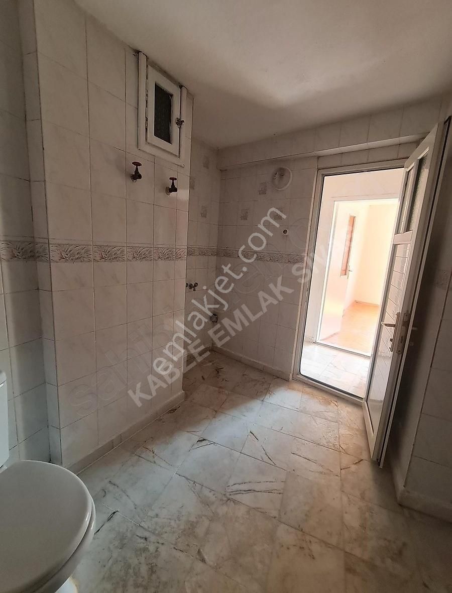 Kabze Emlaktan M.paşa Mh.cadde Üzerinde Satılık Daire..!!!