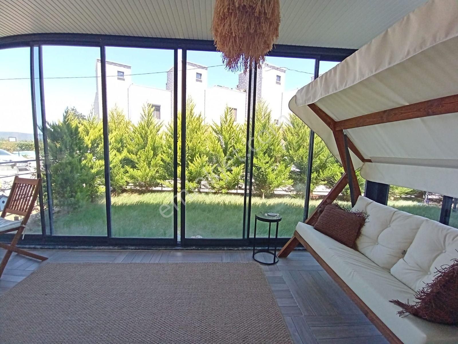 Çanakkale Kepez Eşyalı Bahçeli Deniz 100m Satılık 2+1..son Fiyat